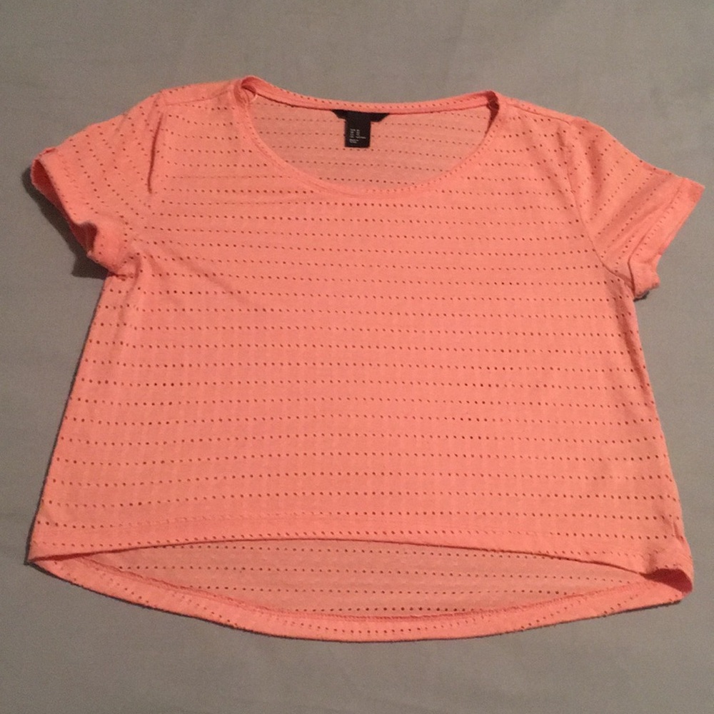 Pink lace pattern crop top